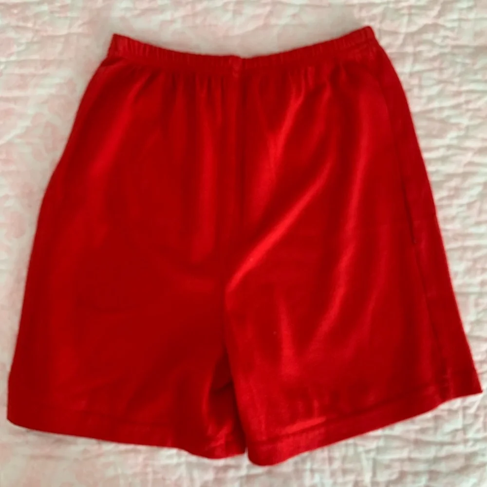 J Khaki Pajama Set Boys XS (4/5) Red Black 3 Pieces Top Pants Shorts Basketball